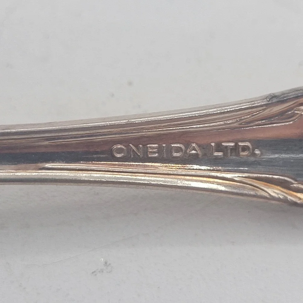 2x Wm. A. Rogers Silver Overlaid‎ Oneida Ltd. Chalice Harmony Oval Soup Spoon